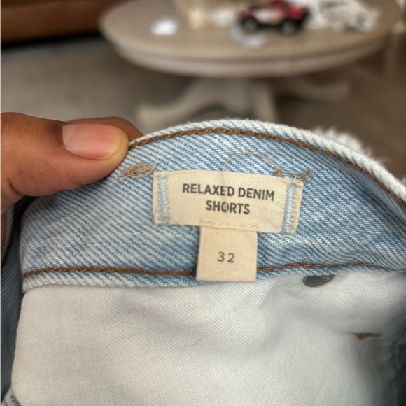 MADEWELL| Relaxed denim shorts raw hem | size 32 - Picture 8 of 11